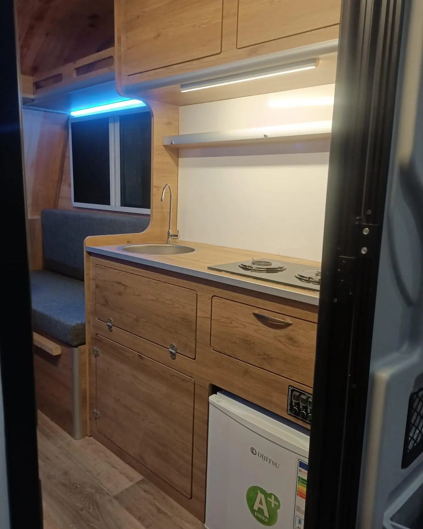 BOW'S CARAVAN Ankara - Lüks motokaravan iç mekan tasarım projesi